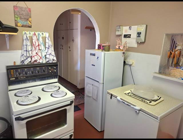2 BEDROOM TOWNHOUSE FOR SALE IN GREENHILLS